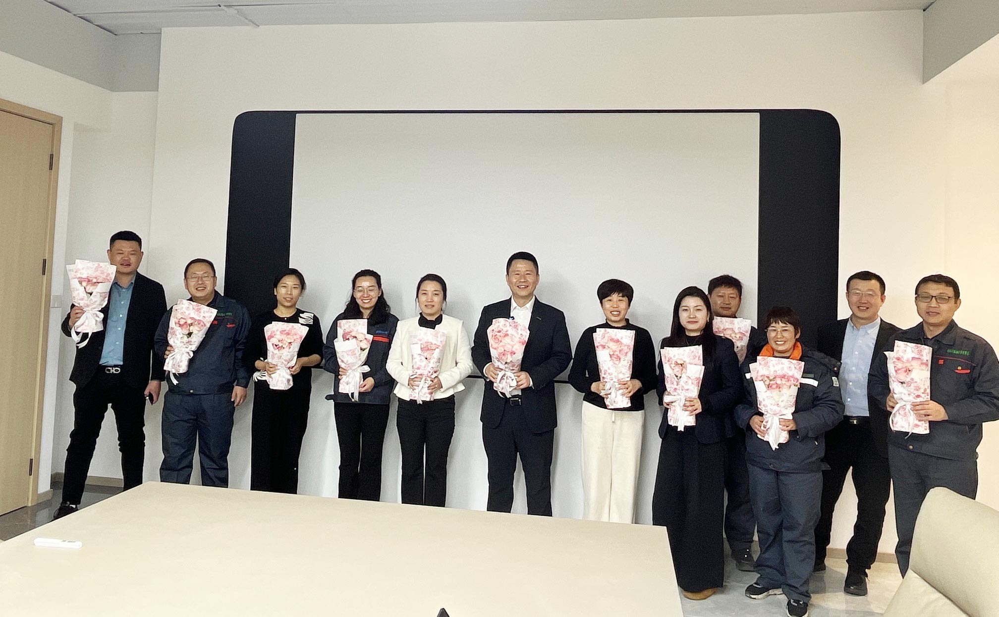 坤泰环能致敬每一位了不起的她