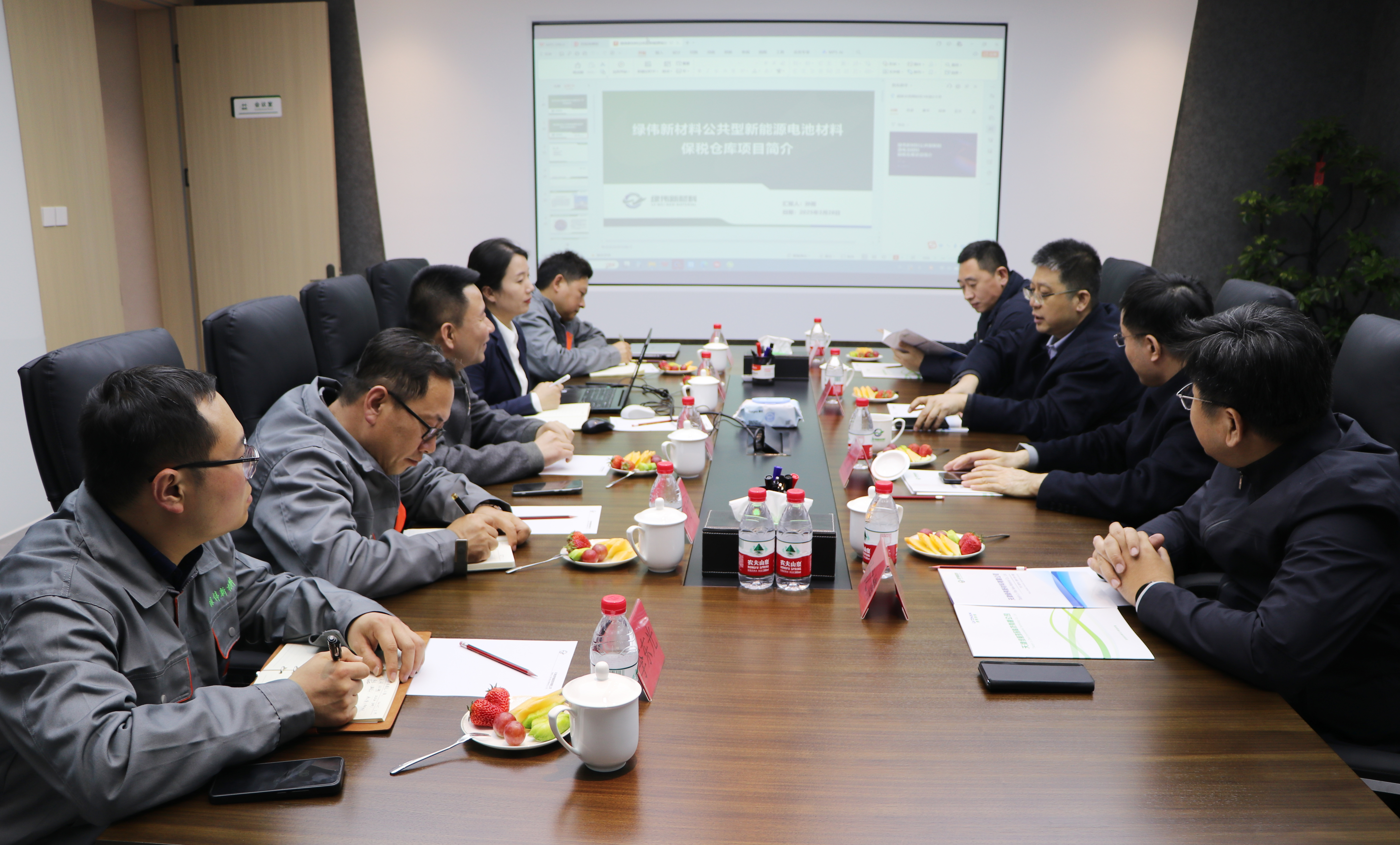 【政企联动 共谋发展】天津新港海关领导一行莅临绿伟新材料调研指导！