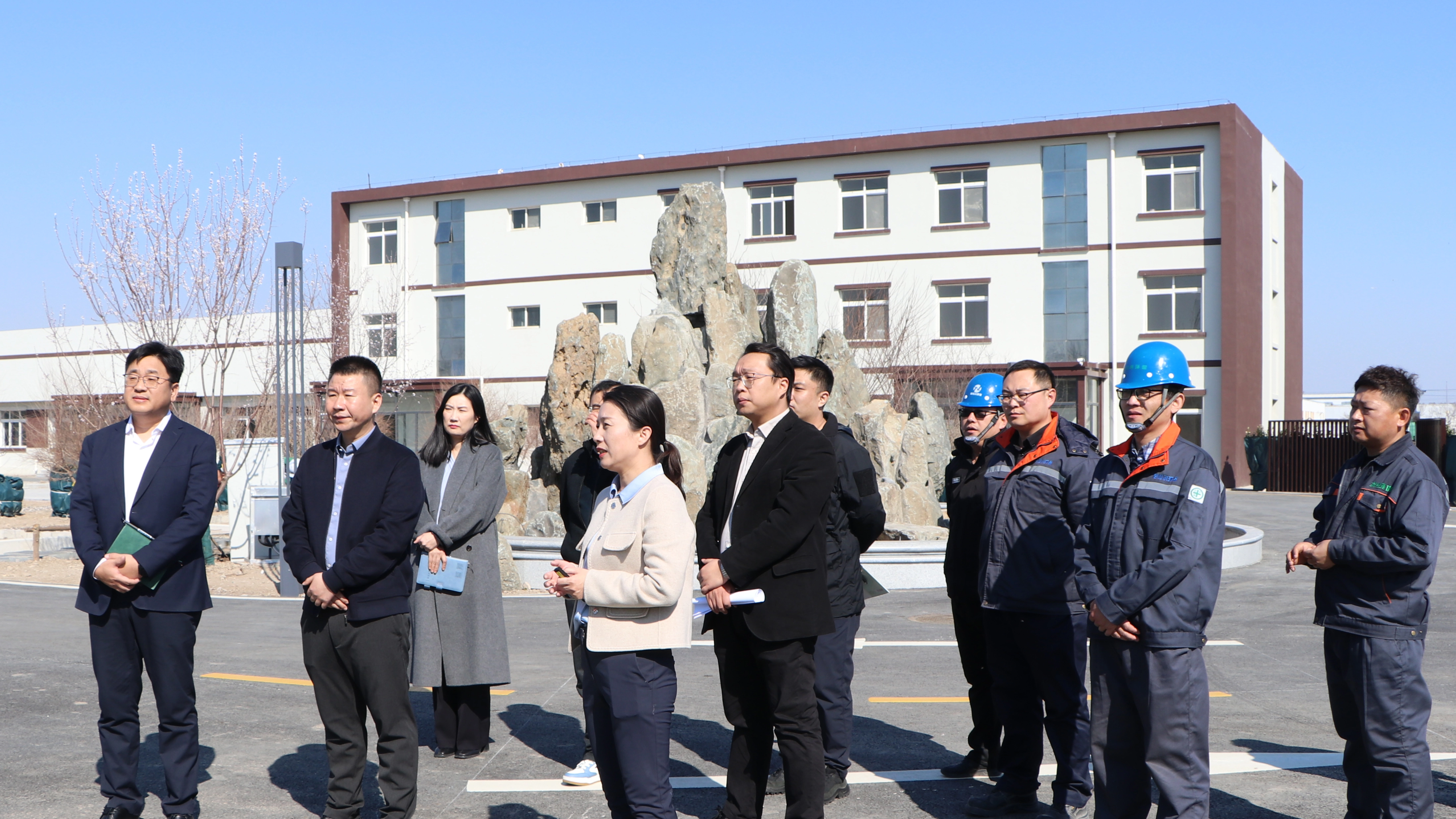 滨海新区大港街道党工委书记一行莅临天津绿伟新材料调研指导​